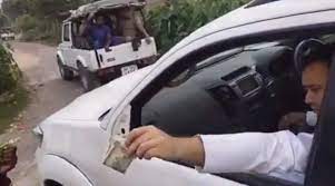 तूल पकडने लगा है तेजस्वी का नोट बांटने का मामला, जद यू पहुंचा चुनाव आयोग