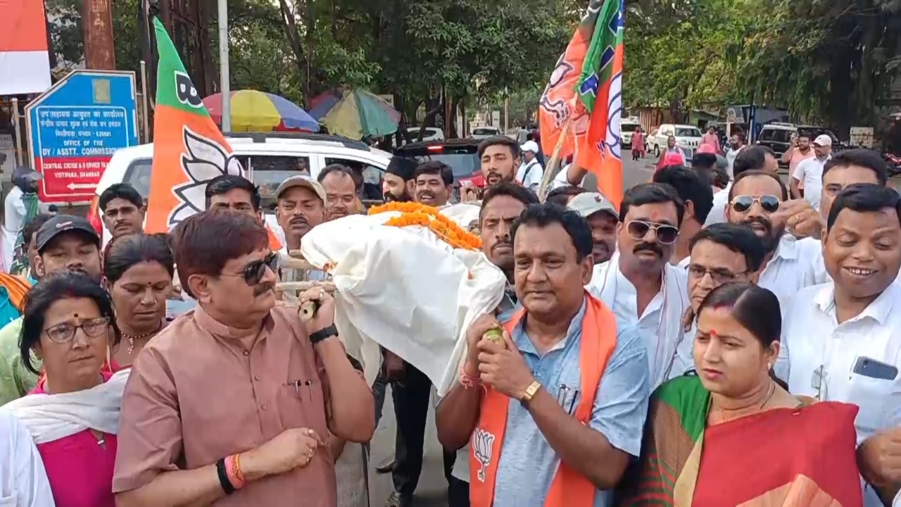 धनबाद : सीएम की शव यात्रा निकाल कर भाजपा ने तो हद कर दी ! ।
