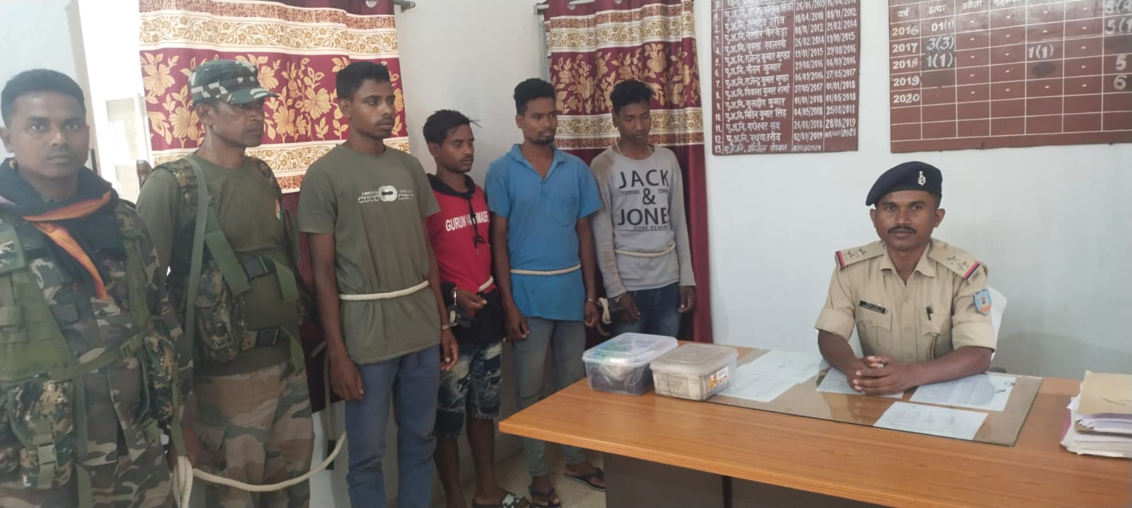 क्राइम : चाईबासा में 2 किलो अफीम और 3,48,500 रुपए के साथ चार तस्कर गिरफ्तार, जांच में जुटी पुलिस