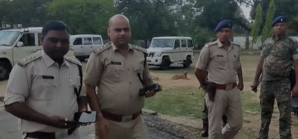 पंचायत चुनाव को लेकर बंगाल पुलिस के साथ झारखंड पुलिस अधिकारियों ने की बैठक