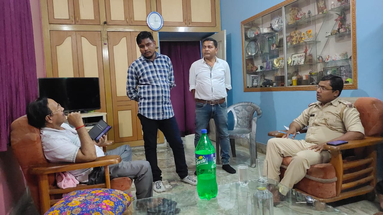 ठेकेदार के घर दिनदहाड़े चार लाख की चोरी, भनक तक नहीं लगी पड़ोसियों को. एक हिरासत में