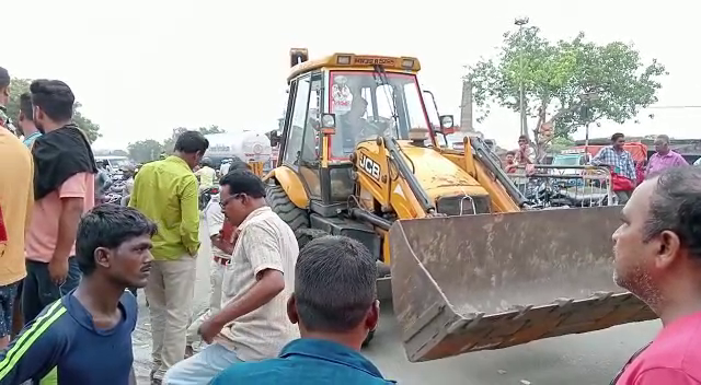 अतिक्रमण को लेकर विधायक और पूर्व विधायक समर्थकों के बीच हुई झड़प