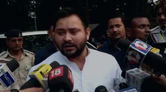 जातीय जनगणना पर बिहार की सियासत गर्म, नीतीश कुमार से मिले तेजस्वी यादव