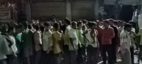 बालू लदे ट्रैक्टर ने बाइक सवार को कुचला, ऑन स्पॉट डेथ