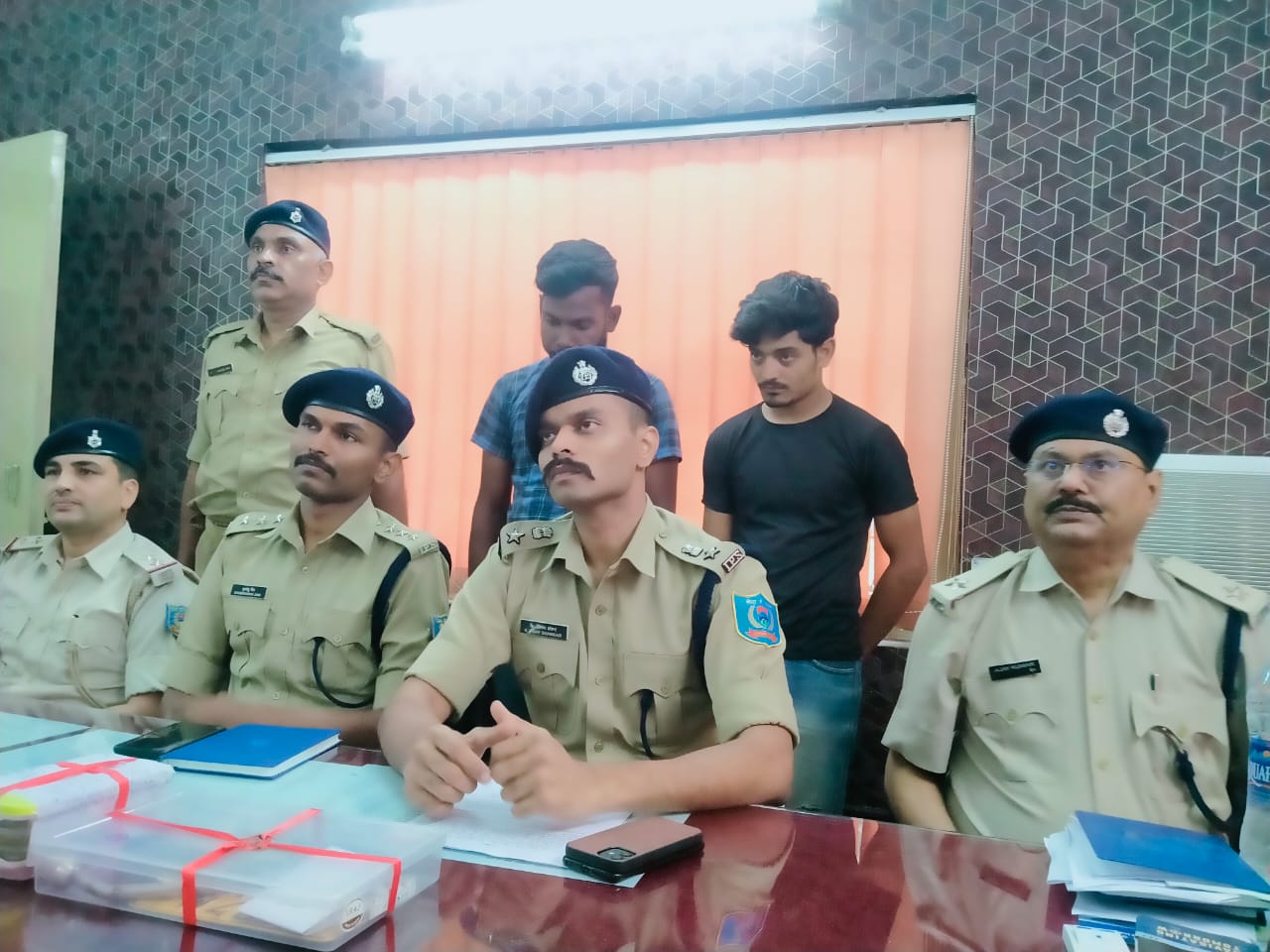 टेल्को और गोलमुरी में चोरी करने वाले दो आरोपी गिरफ्तार, चोरी का माल बरामद