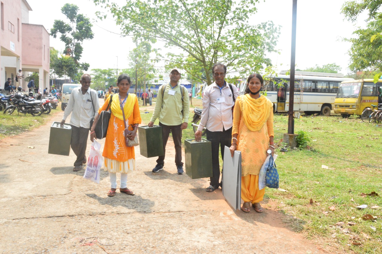 दुमका में गांव की सरकार : बेफिक्र हो करें मताधिकार का प्रयोग, मुकम्मल इंतजाम का है दावा