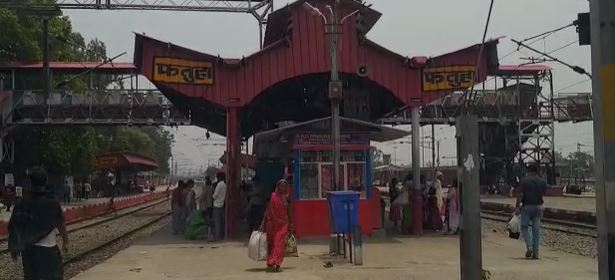 राजरानी एक्सप्रेस की चपेट में आने से मां-बैटी की मौत