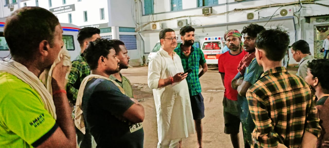 लौह नगरी जमशेदपुर में आकाशीय बिजली गिरने से मजदूर की मौत , पत्नी और बच्चों का रो रो कर बुरा हाल 