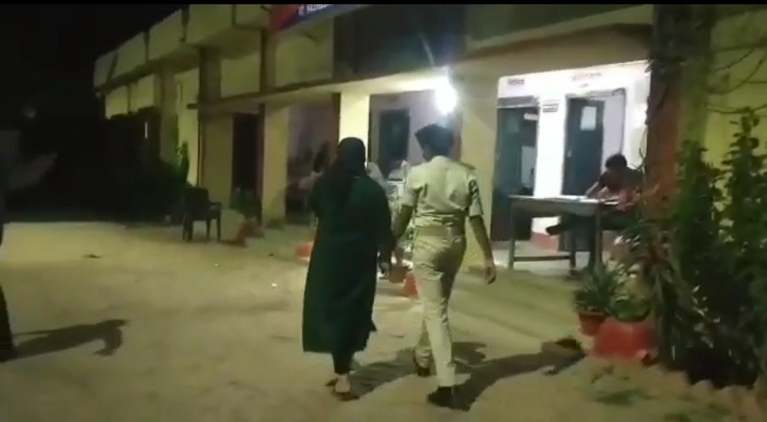 Live Update ( फर्जीबाड़ा ) : CDPO की परीक्षा में फर्जी परीक्षार्थी गिरफ्तार, दूसरे लड़की के नाम पर दे रही थी परीक्षा