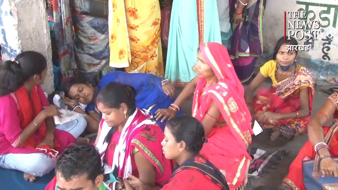 धनबाद के SNMMCH में बंधक बना है विधायक ढुल्लू महतो से प्रताड़ित परिवार