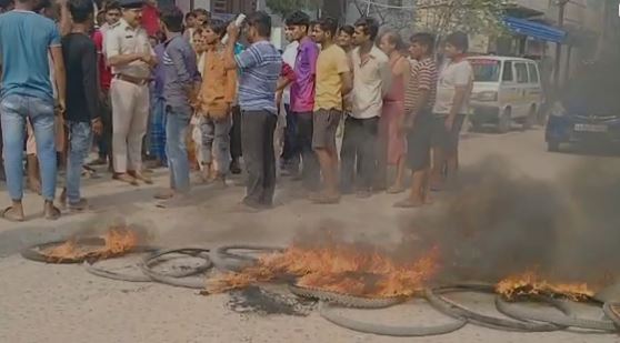 जाति नहीं बताई तो प्रेमी युगल की कर दी कुटाई, समाज के तथाकथित ठेकेदारों पर कब लगेगी लगाम !