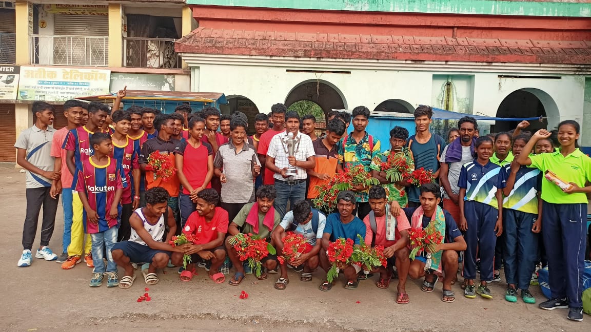 राष्ट्रीय सब जूनियर पुरुष हॉकी चैंपियनशिप : उपविजेता बनकर लौटी झारखंड टीम के सिमडेगा पहुंचने पर जोरदार स्वागत