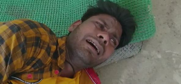 शराबी ने उत्पाद विभाग कार्यालय के समक्ष उड़ाया शराब बंदी कानून का मजाक