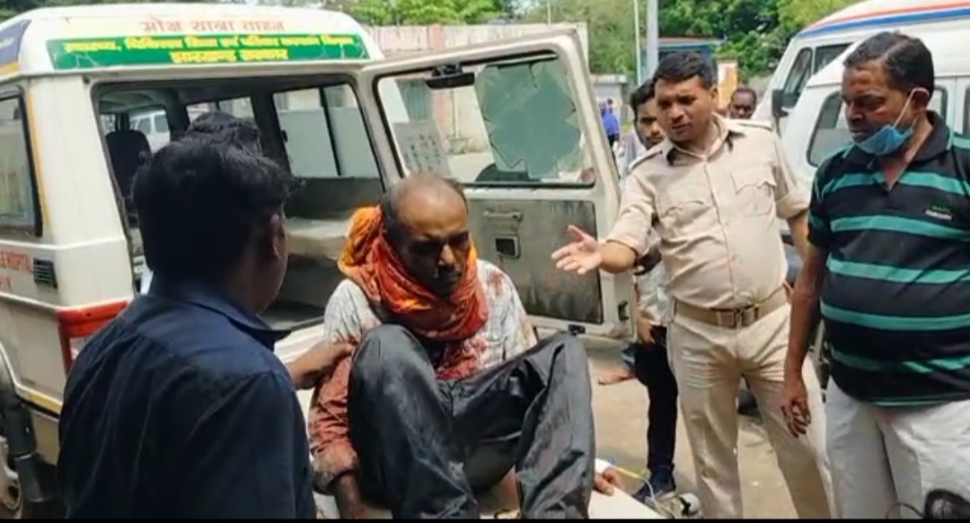 समधन का गला रेतने के बाद घर में लगा दी आग , फिर समधी ने भी खुद का गला काटा, दोनों की स्थिति गंभीर