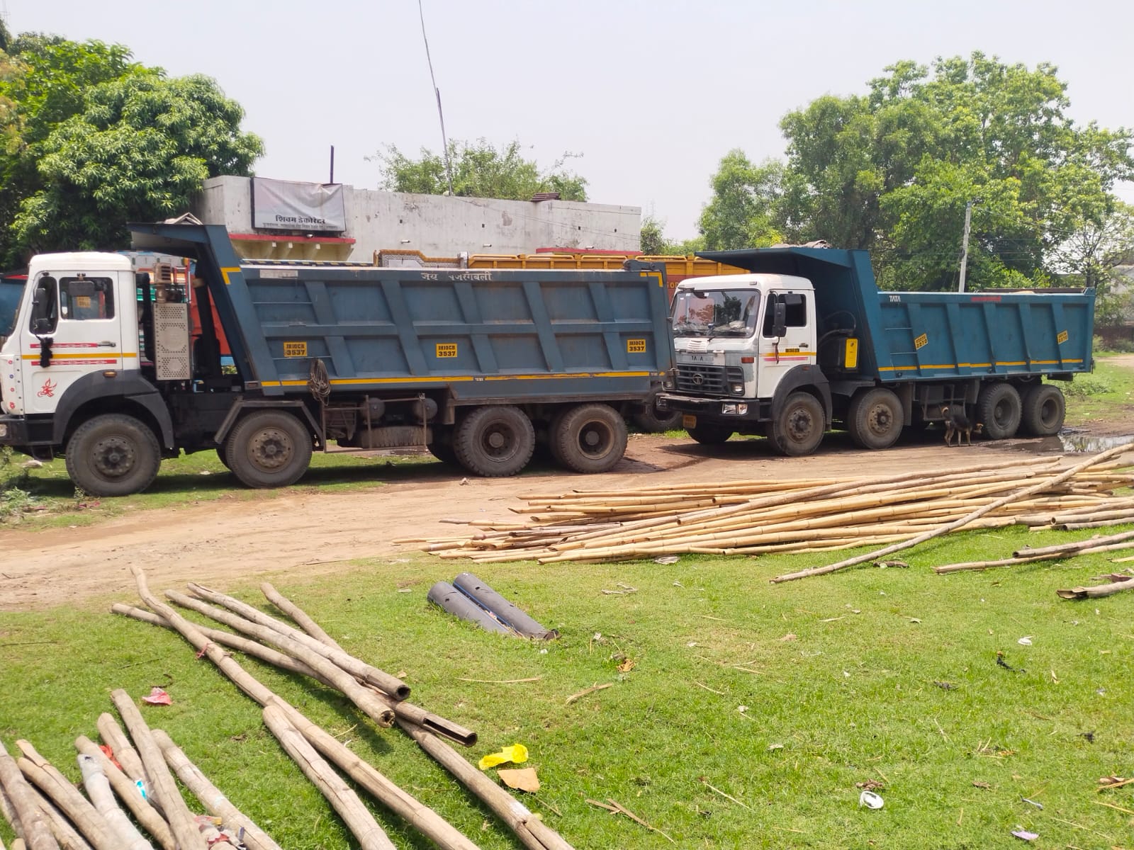 खनन विभाग ने बालू लदा दो हाइवा किया जब्त ,  चालक- खलासी से पुलिस कर रही पूछताछ