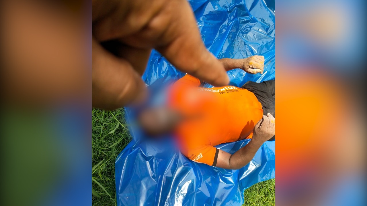 तालाब से अज्ञात युवक का शव बरामद, आत्महत्या की आशंका