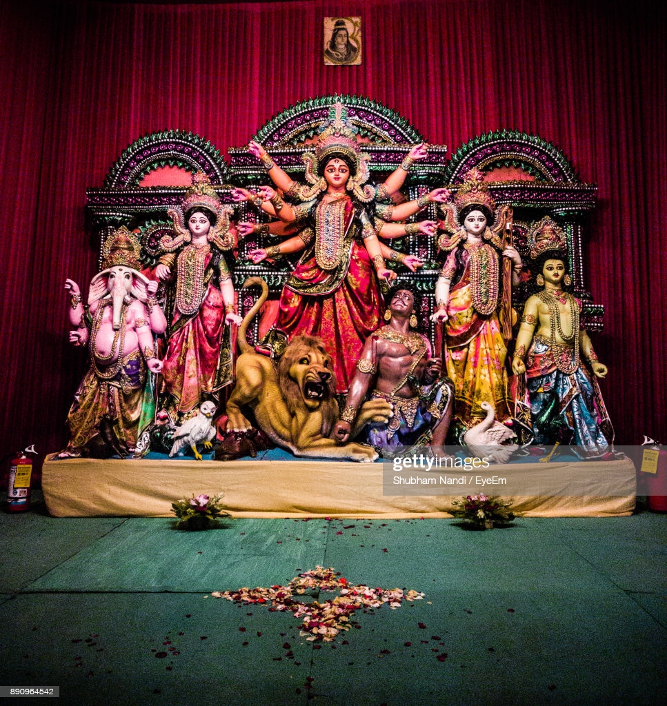 ना मेला, ना ठेला, ना ही आकर्षक पंडाल और सजावट, इस साल भी घर में ही मां दुर्गा की करें अराधना