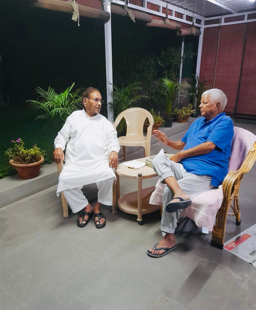 लालू यादव और शरद यादव के बीच मुलाकात, राज्यसभा चुनाव को लेकर चर्चा