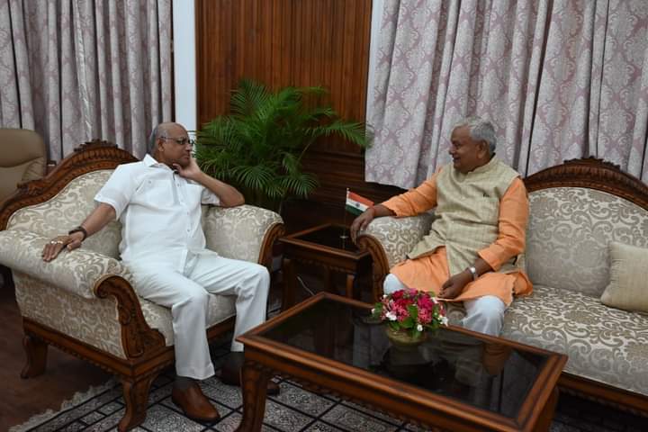 धनबाद सांसद पी एन सिंह  मिले राज्यपाल से ,माँगा कोयलांचल में स्थाई  कुलपति