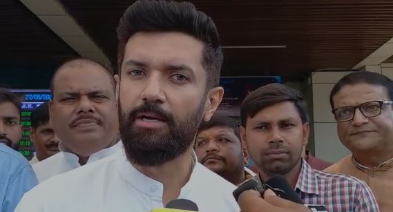 जदयू नेता आरसीपी सिंह के समर्थन में उतरे चिराग, जातीय जनगणना का काम शुरू करें सीएम