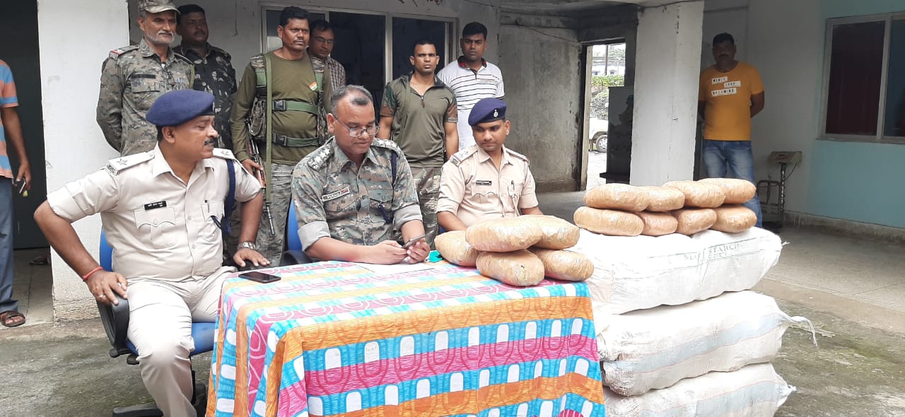 गिरिडीह पुलिस की बड़ी सफलता,102 किलो गांजा के साथ दो तस्कर गिरफ्तार