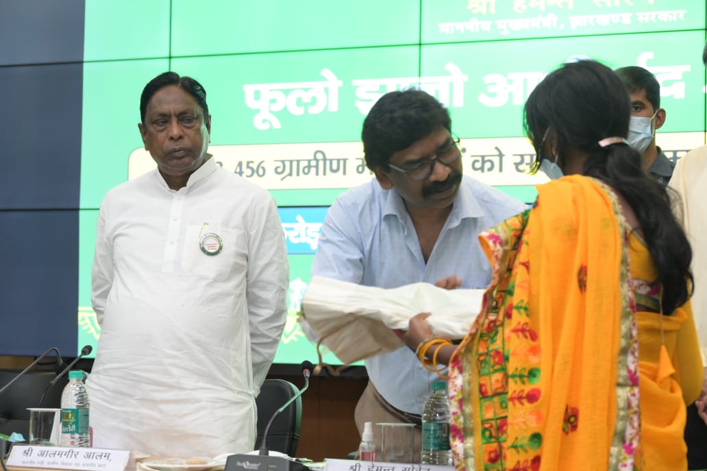 महिलाओं को सशक्त बनाने के लिए दीदी हेल्पलाइन कॉल सेंटर का सीएम ने किया शुभारंभ