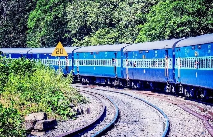 रेल यात्रियों के लिए राहत : चंबल एक्सप्रेस में जुड़ेगें एक्ट्रा कोच, गर्मी की छुटी में यात्रियों के भीड़ को टैकल करने के लिए रेलवे ने बनाई योजना