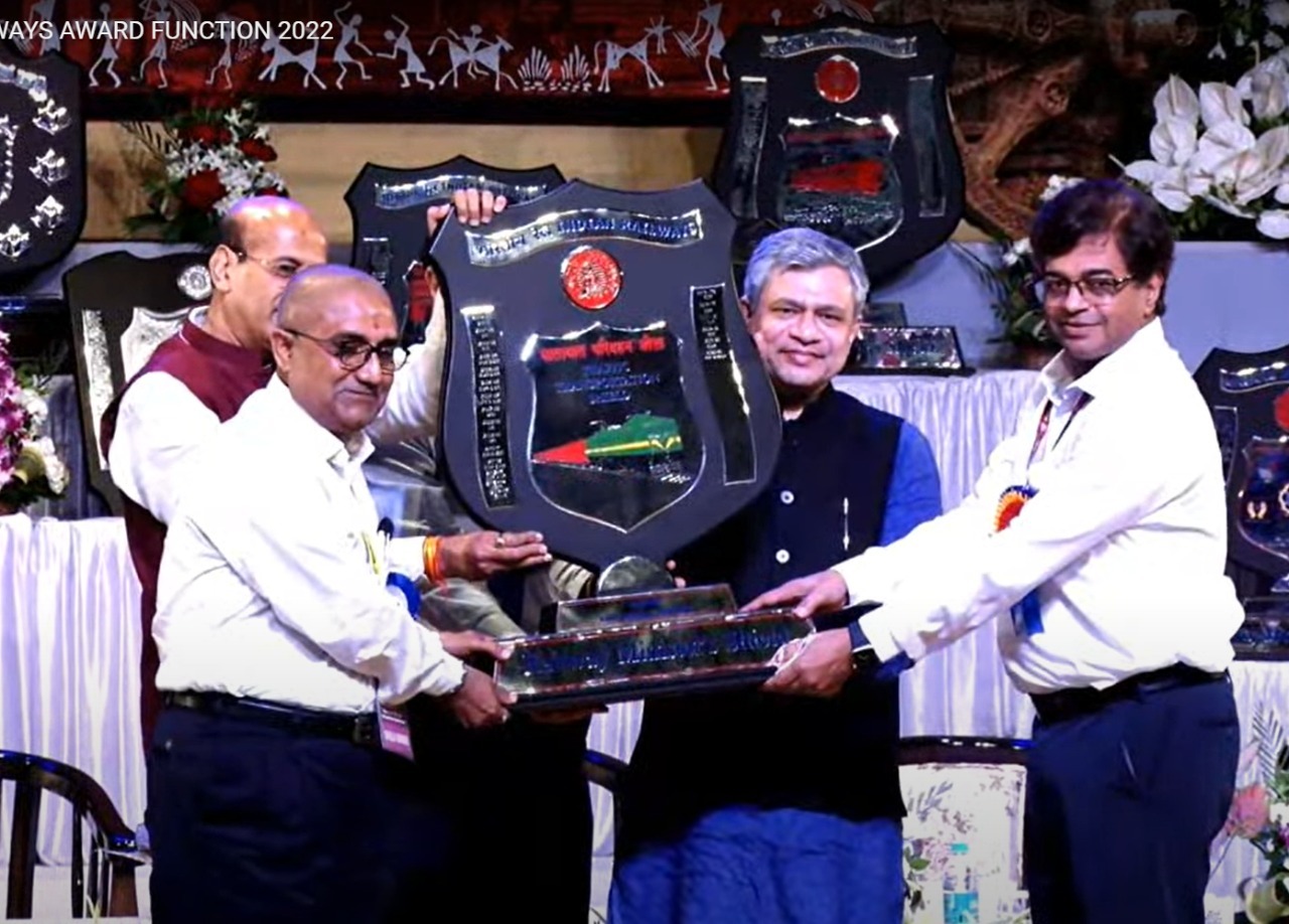 67वां राष्ट्रीय रेल पुरस्कार-2022  भुवनेश्वर में संपन्न,  155 अधिकारी-कर्मी सम्मानित