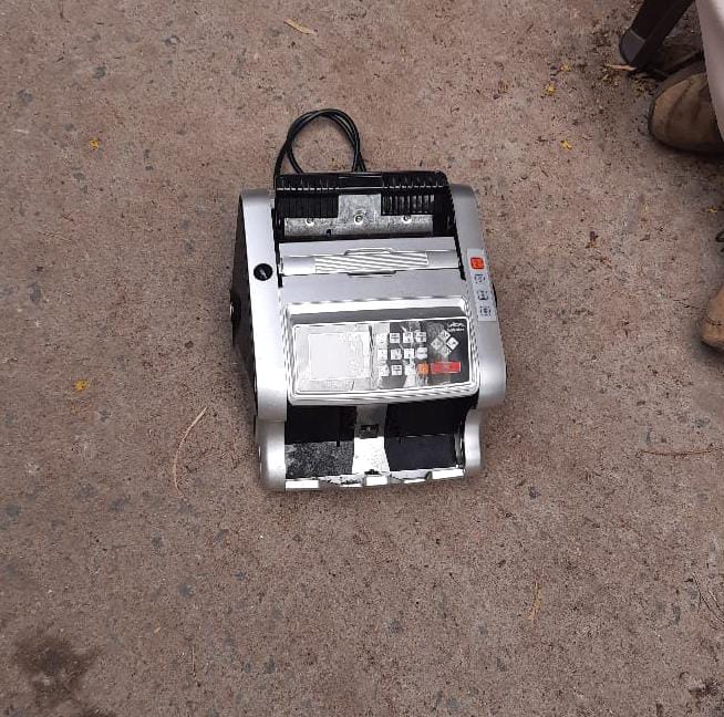 गैंगस्टर के घर कुर्की जब्ती : प्रिंस खान के घर मिली नोट गिनने की मशीन