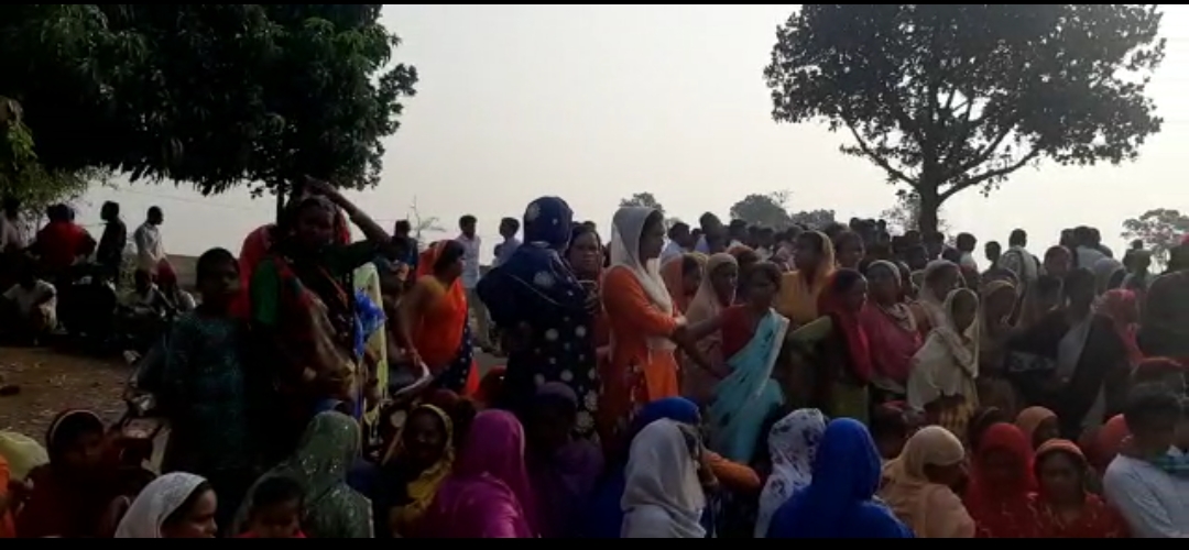 अज्ञात अपराधियों ने युवक की गोली मार कर की हत्या,दो जिंदा गोली, चार खोखा जब्त, नक्सली द्वारा घटना को अंजाम देने की आशंका