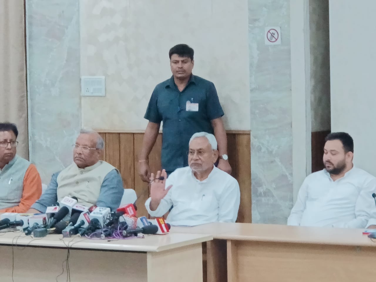 सर्वदलीय बैठक में जातीय जनगणना का प्रस्ताव पास, जल्द कैबिनेट में लिया जाएगा फैसला