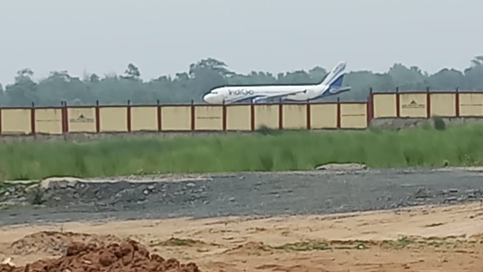 कोलकाता से उड़ाकर देवघर एयरपोर्ट पर इंडिगो फ्लाइट ने किया लैंड- ट्रायल सफल