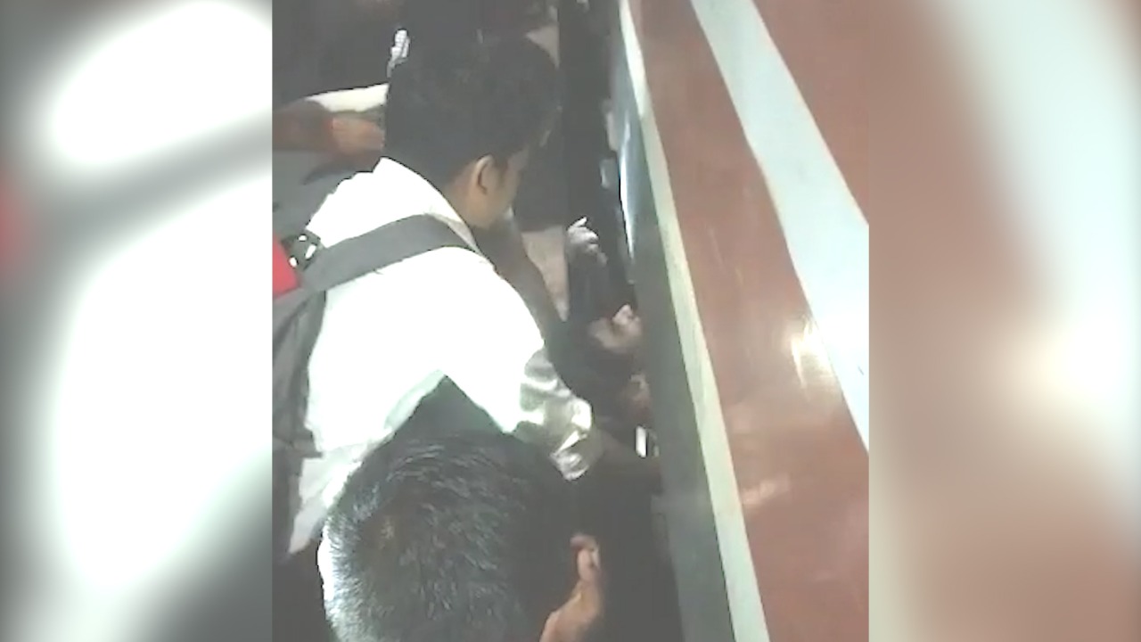 राजगीर टू गया :  बुद्धपूर्णिमा एक्सप्रेस के इंजन के निचले हिस्से में लटका विक्षिप्त, फिर कैसे बची जान, पढ़िए पूरी खबर