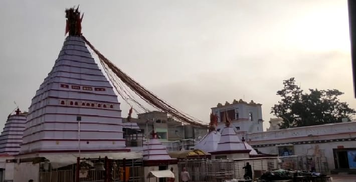 भादो पूर्णिमा पर बासुकीनाथ धाम में फौजदारी बाबा के दर्शन के लिए उमड़ी श्रद्धालुओं की भीड़