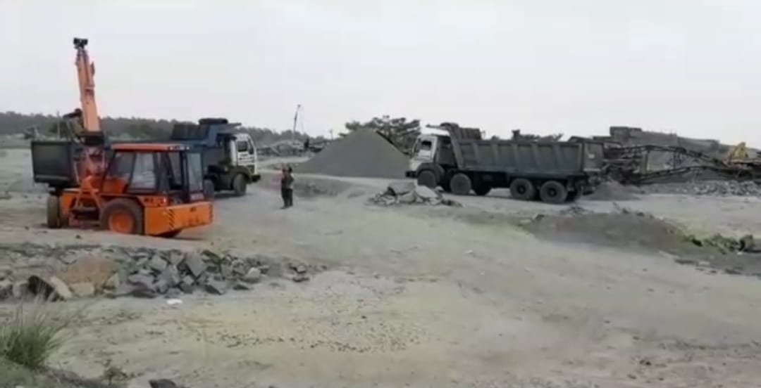 50 से अधिक अवैध क्रशर और खनन साइट ध्वस्त,  6 टीम और 250 पुलिस जवान हुए शामिल