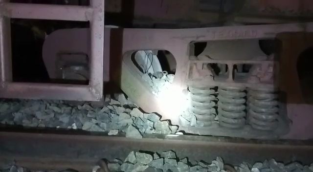 धनबाद : थापरनागर के पास बे पटरी हुई कोयला लदी मालगाड़ी, परिचालन सामान्य