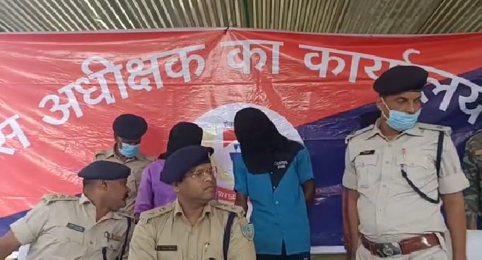 हत्या के तीन आरोपी गिरफ्तार, एक फरार