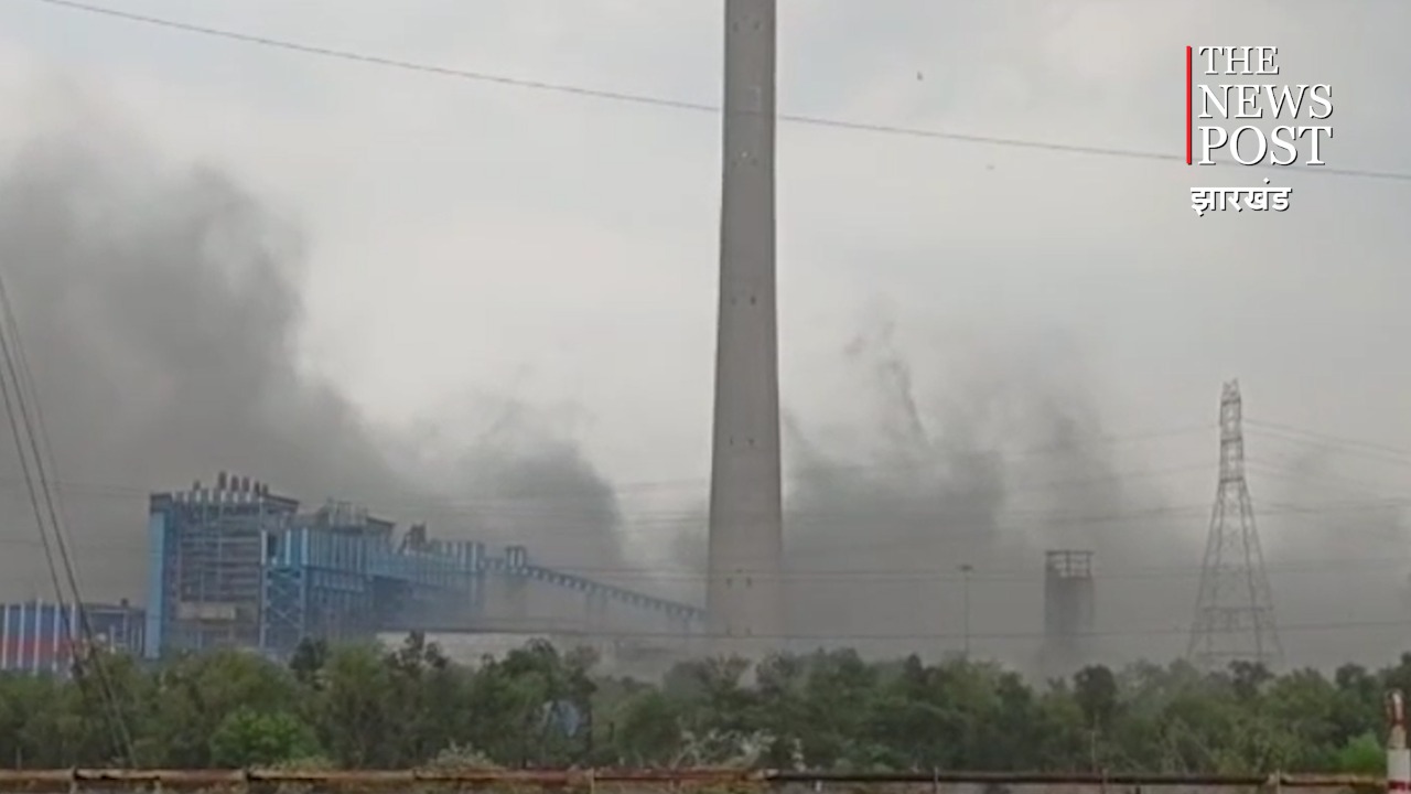 डस्ट और कचरे से लोगों का घर से बाहर निकलना मुश्किल, ग्रामीणों ने फैक्ट्री बंद करने की मांग की