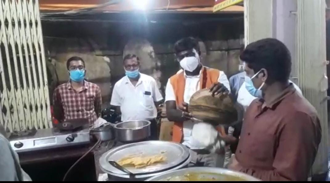 इस जज़्बे को सलाम ! बाबा नगरी  को प्लास्टिक और थर्मोकोल मुक्त बनाने को लेकर रात्रि भ्रमण पर  DC मंजूनाथ भजंत्री