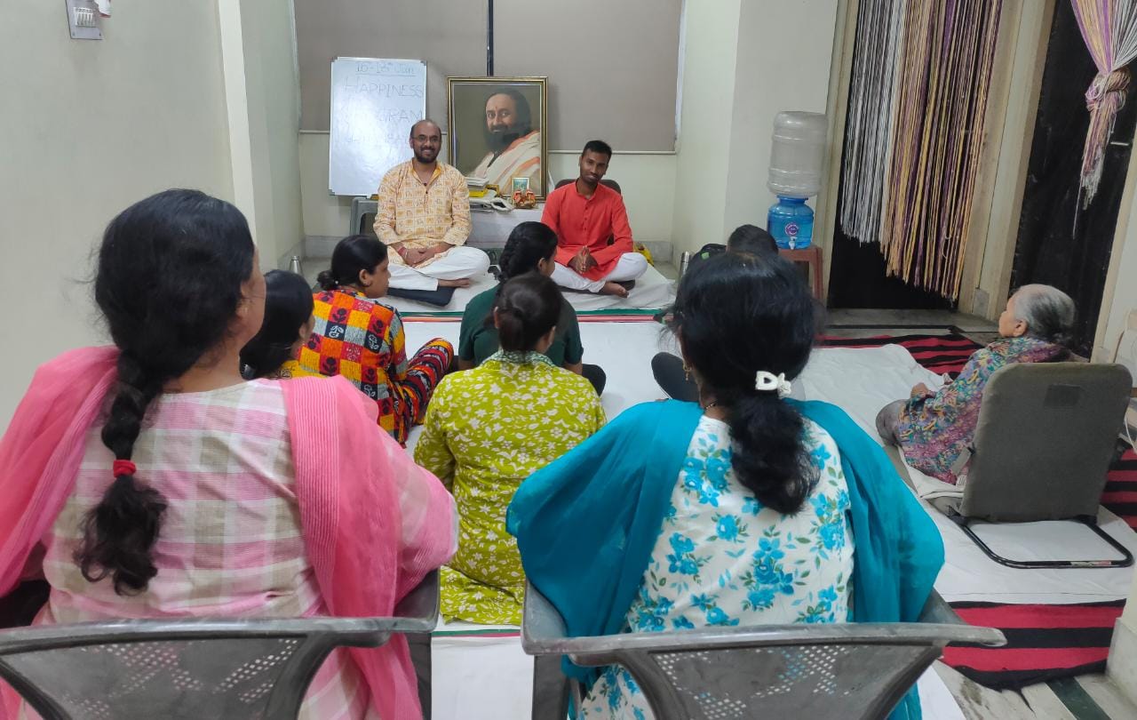 दी आर्ट ऑफ लिविंग का  तीन दिनी  हैप्पीनेस वर्कशॉप धनबाद में शुरू 