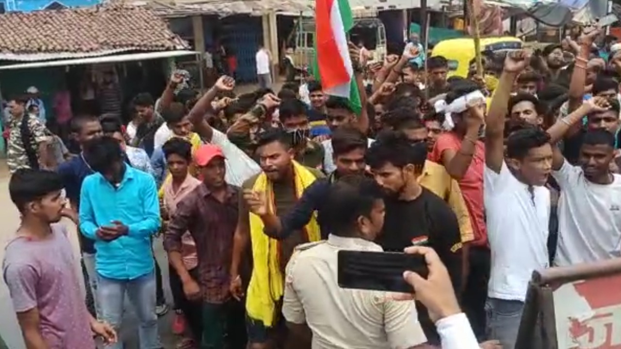 अग्निपथ के विरोध में बिहार बंद: सुबह से सड़कों पर उतरे प्रदर्शनकारी, जगह-जगह उग्र प्रदर्शन, आ'गज़नी