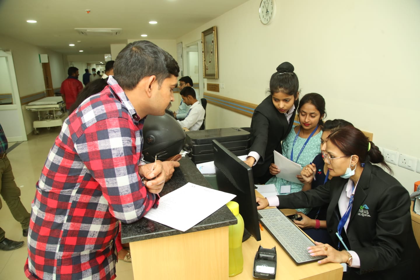 पारस HEC हॉस्पिटल, रांची के निःशुल्क OPD में डॉक्टरी सलाह के लिए उमड़ी भीड़