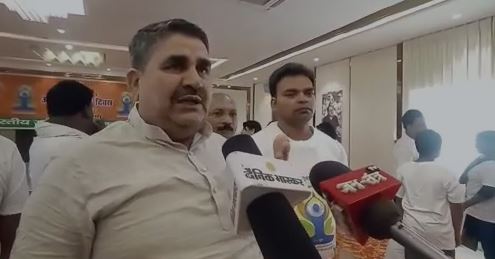 बिहार के मंत्री रामसूरत राय बोले- अग्निपथ स्क्रीन पर मचे बवाल के पीछे आतंकवादी और राजनीतिक गुंडे