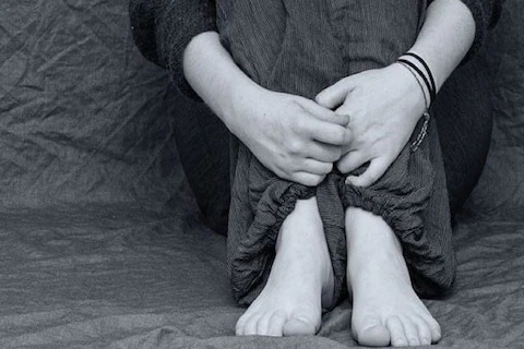 राजनीति में बड़ा पद देने का झांसा देकर युवती के साथ दुष्क'र्म,  पीड़िता ने जिप सदस्य के खिलाफ थाना में दर्ज कराया केस