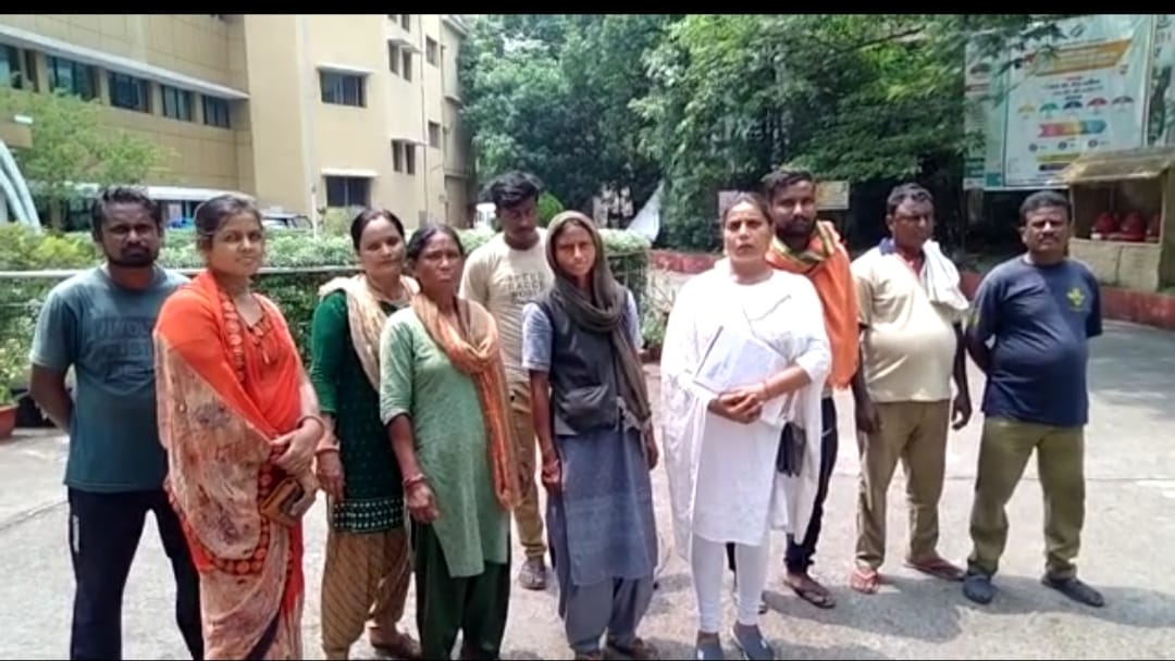 जमशेदपुर: टेल्को में गंदगी से परेशान लोग पहुंचे DC ऑफिस, उठाया सवाल कैसी है ये ग्रीन सिटी