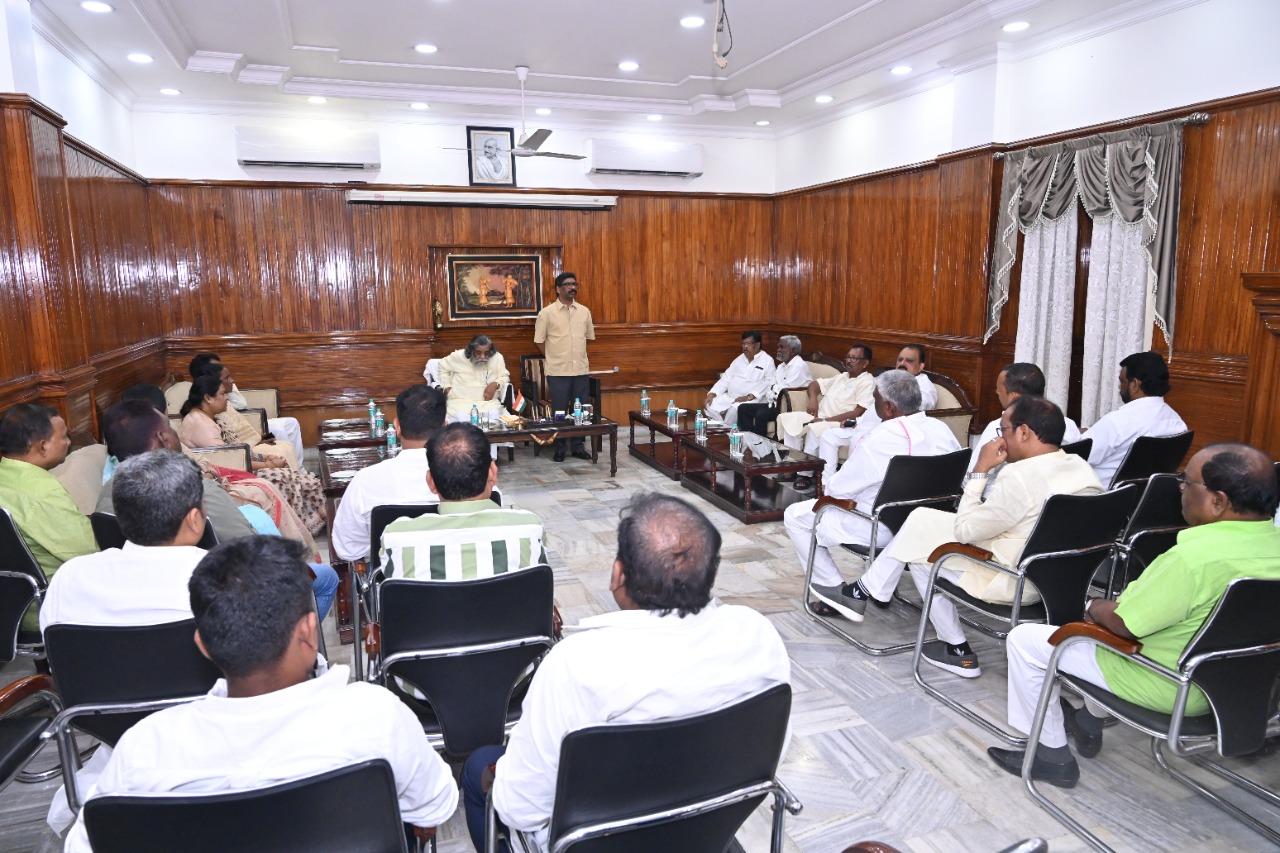 राष्ट्रपति चुनाव मामले में अंतिम निर्णय गुरुजी लेंगे, झामुमो की बैठक में बनी सहमति