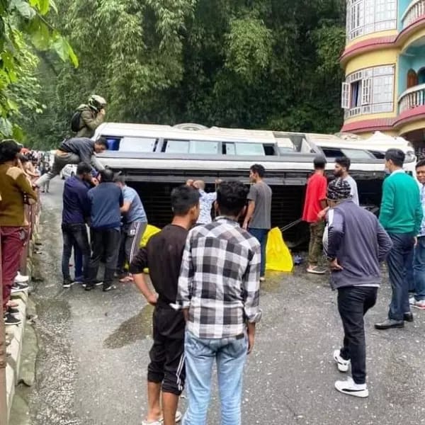 झारखंड के छात्रों की बस सिक्किम में दुर्घटनाग्रस्त, कई घायल