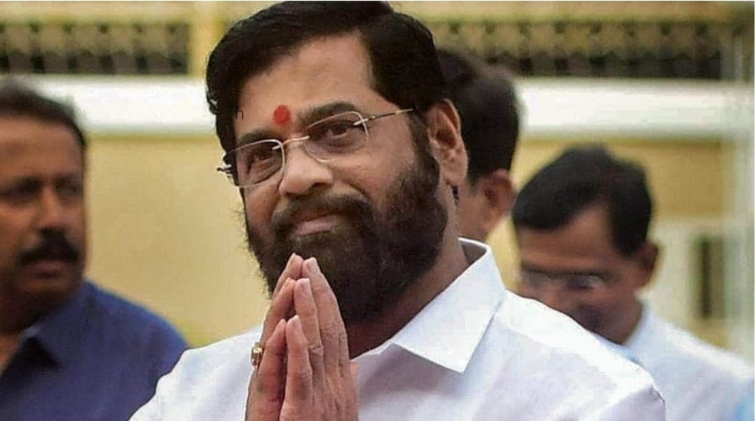 महाराष्ट्र संकट: एकनाथ शिंदे और बागी विधायक आज पहुंचेंगे मुंबई,कल विधानसभा में फ्लोर टेस्ट