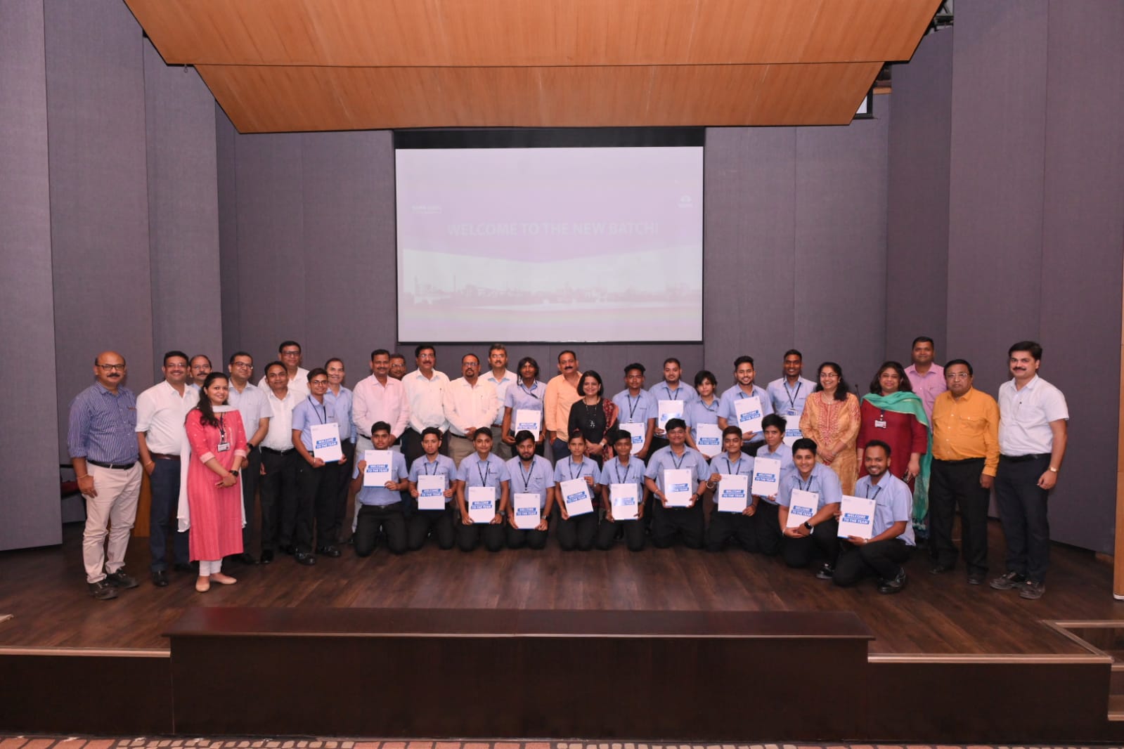 गुड न्यूज: टाटा स्टील ने जमशेदपुर में शेयर्ड सर्विसेज डिवीज़न में 18 ट्रांसजेंडरों को किया शामिल