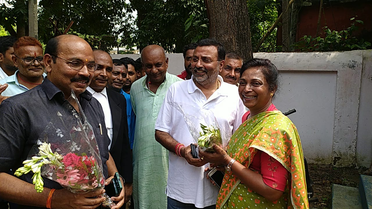 आचार संहिता मामले में भाजपा सांसद को मिली जमानत, कोर्ट से बाहर सीएम हेमंत पर जमकर बरसे